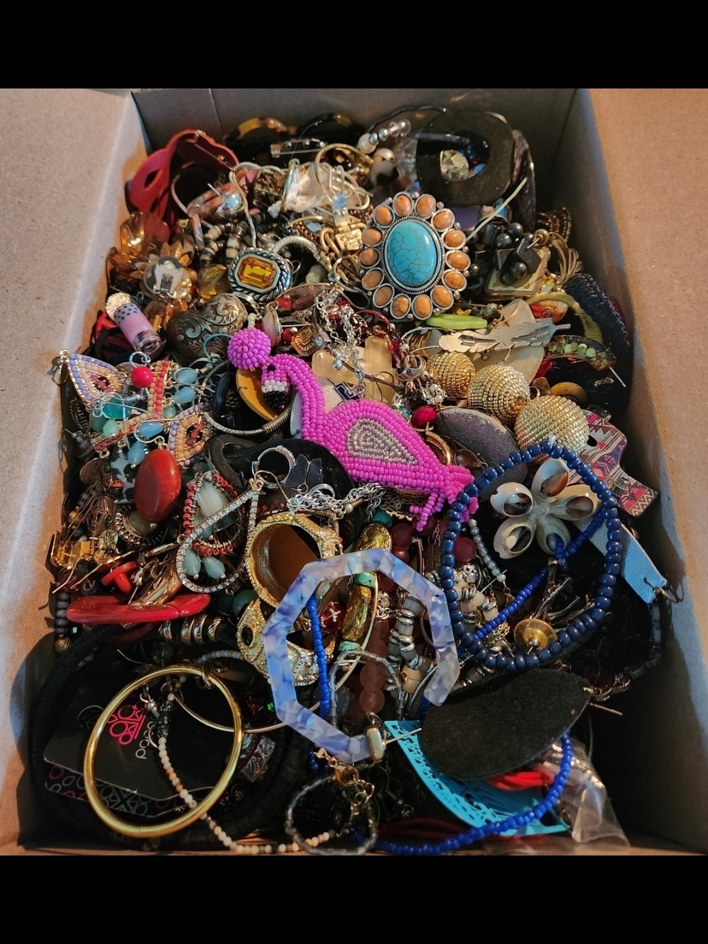 4 pounds jewelry lot costume vintage rings necklaces bracelets earrings pins cho